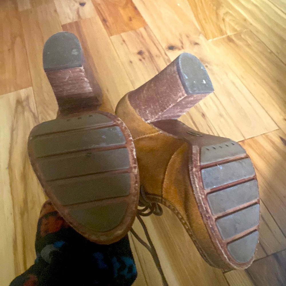 Frye parker Moc toe Carmel suede 7.5 new worn once - Picture 2 of 5